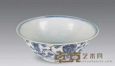 明正德 青花缠枝莲捧八宝纹碗 高7cm；口径28.7cm；底径7.2cm